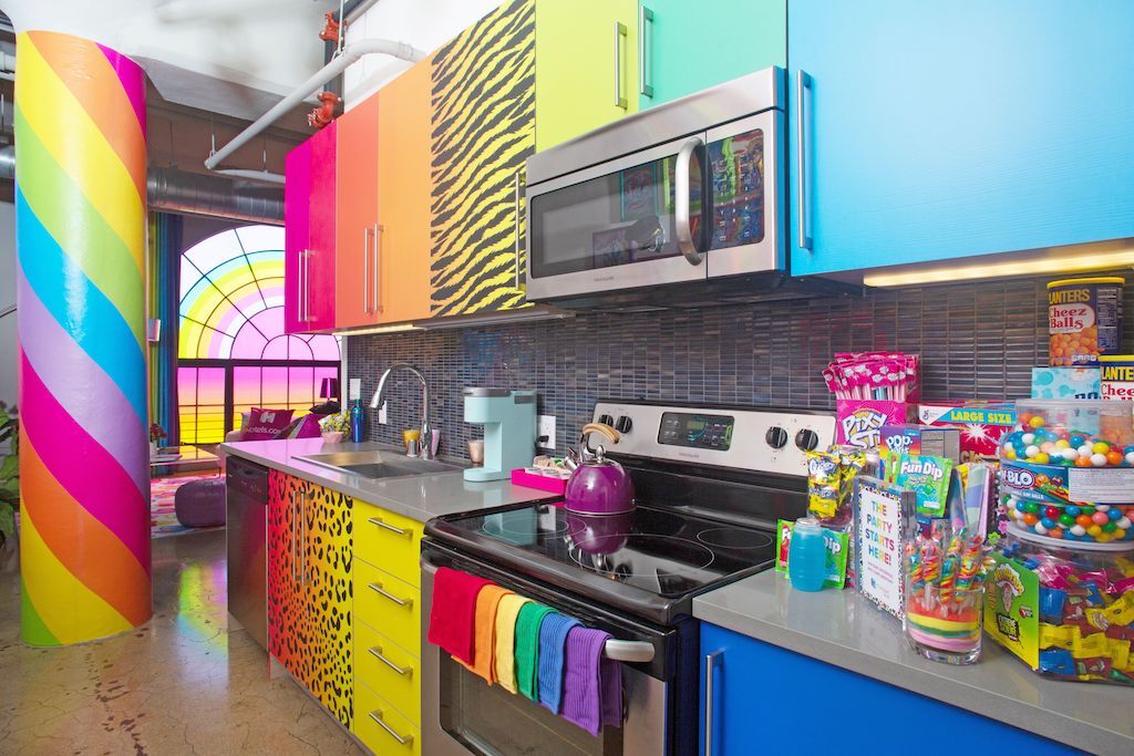 lisa frank apartment 