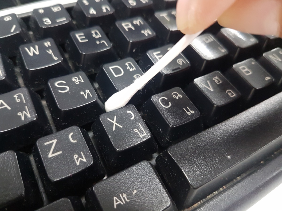 cleaning computer keyboard, new uses for cleaning products