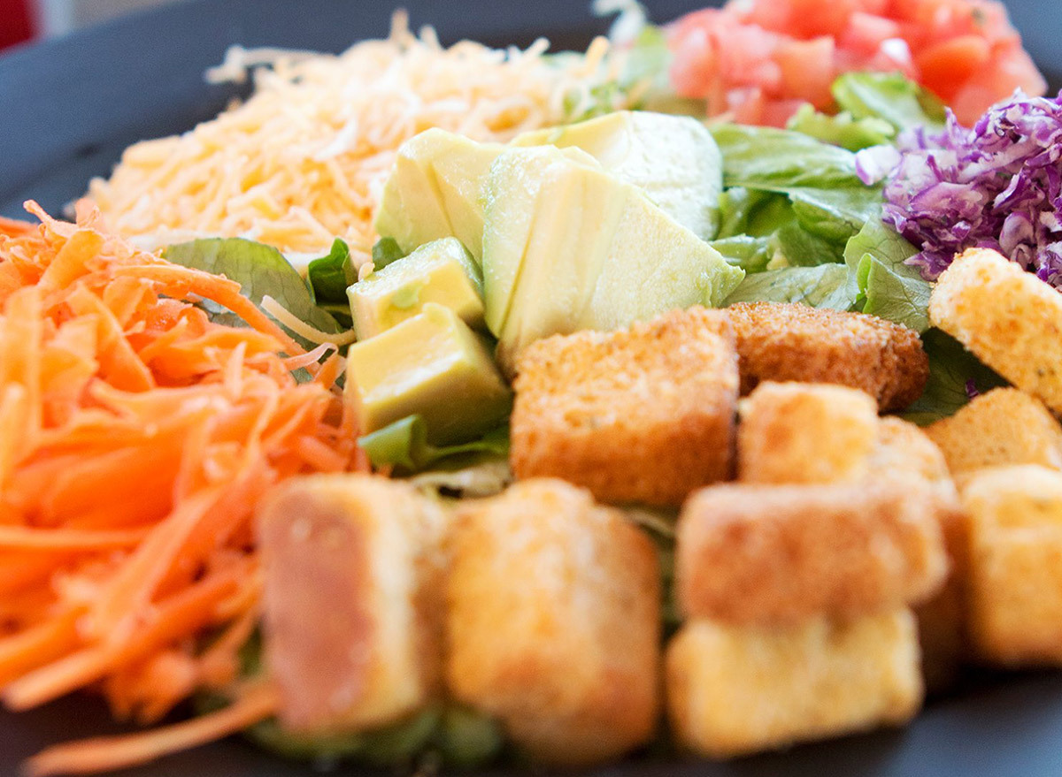 steak n shake garden salad on plate