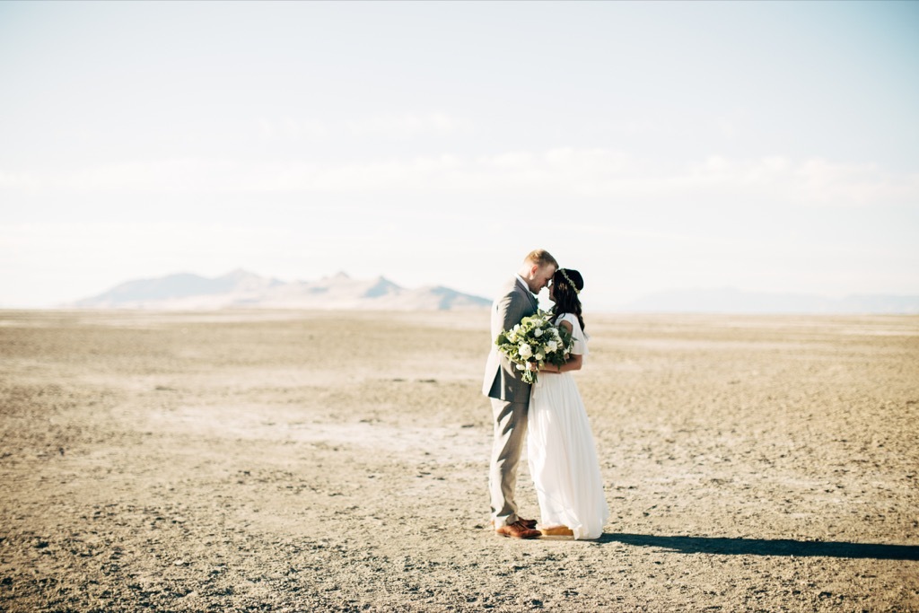 utah desert wedding this is the age most people get married in every US state