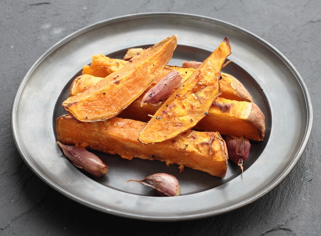 Sweet potato wedges with seasoning