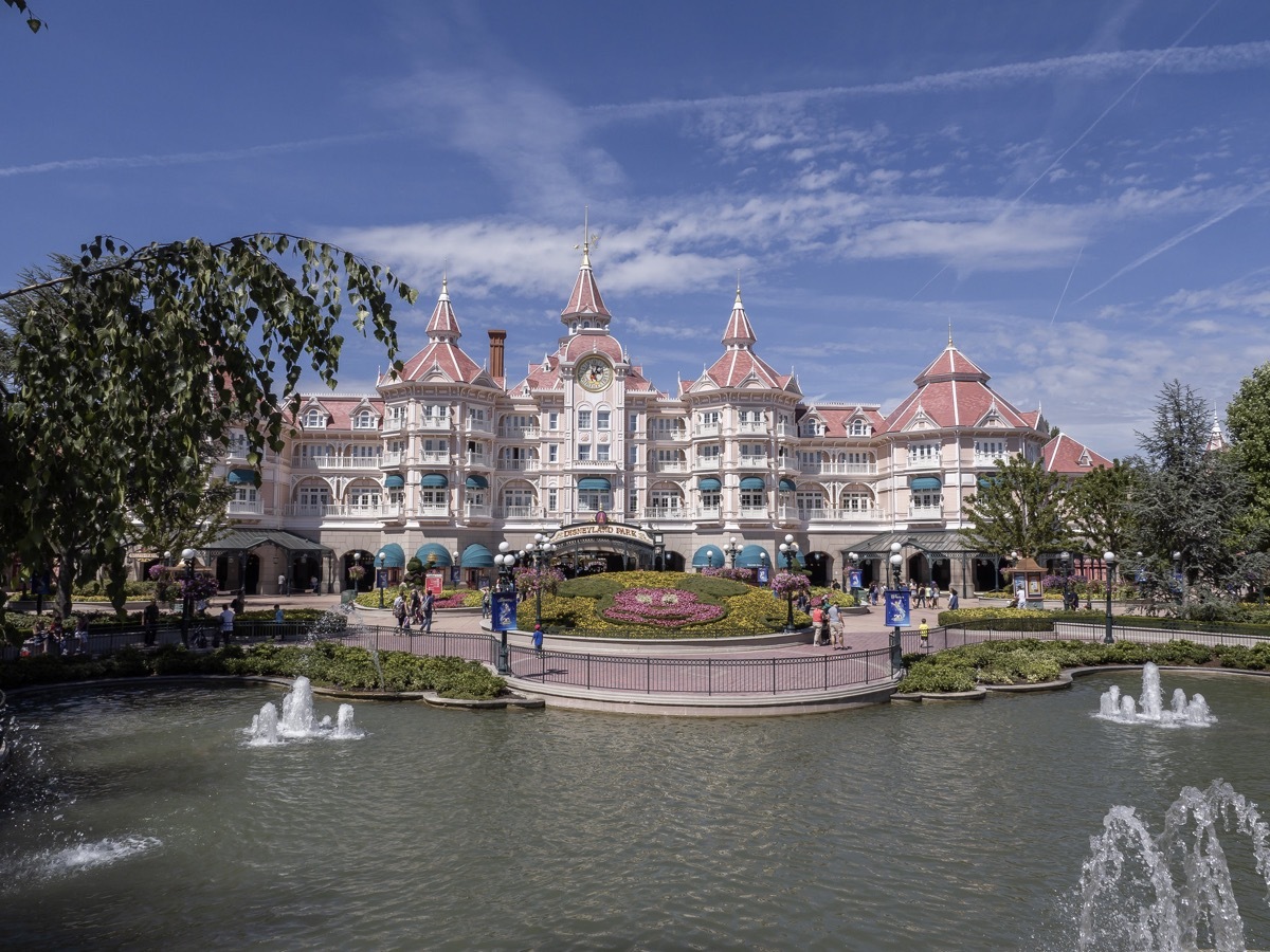 disneyland hotel paris from across the pond