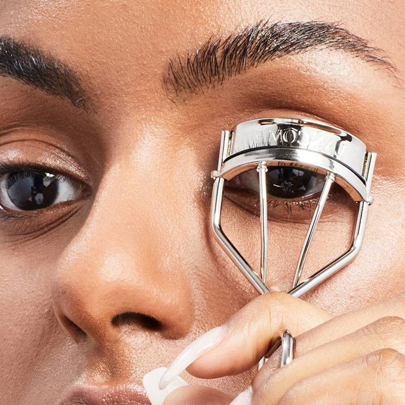 eyelash curler | How To Apply Mascara Like A Pro | Her Beauty