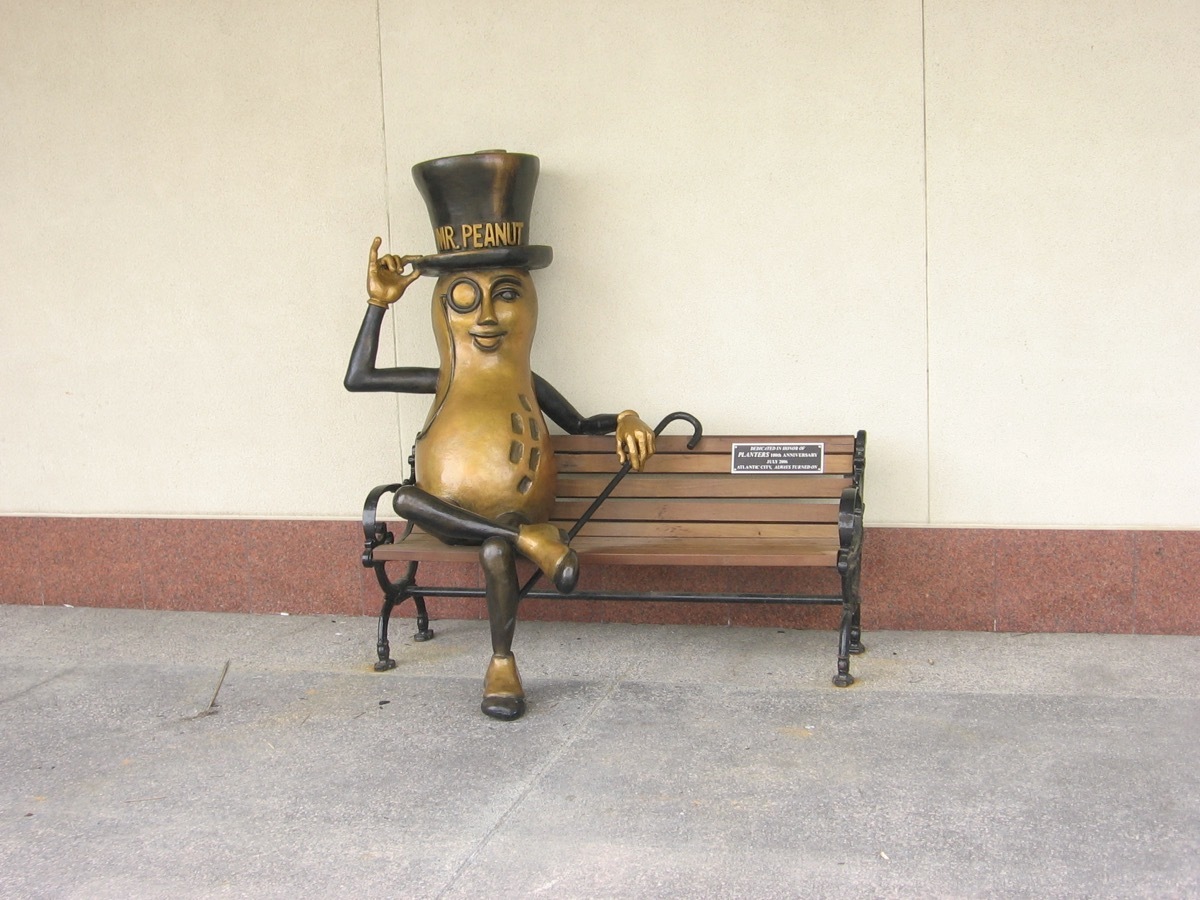 mr. peanut statue