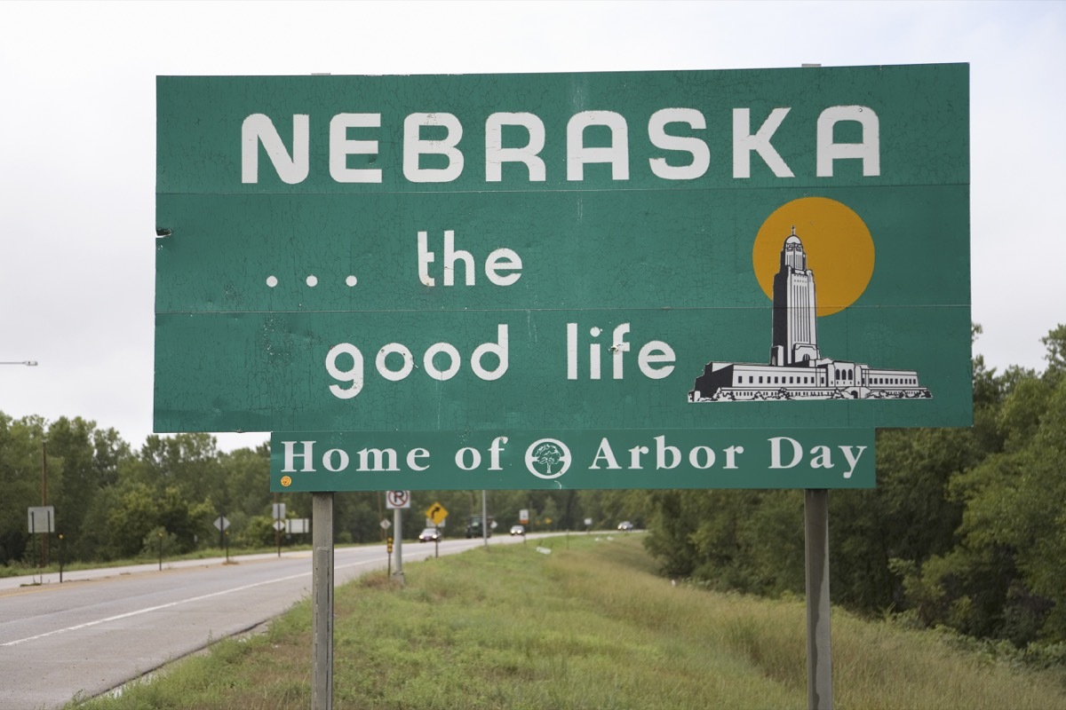 nebraska state welcome sign, iconic state photos