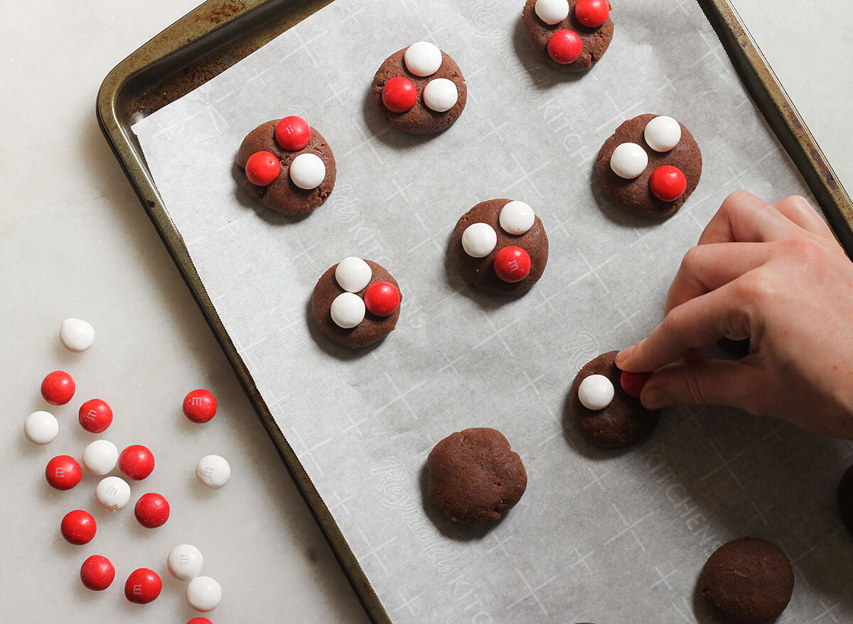 decorating peppermint chocolate cookies