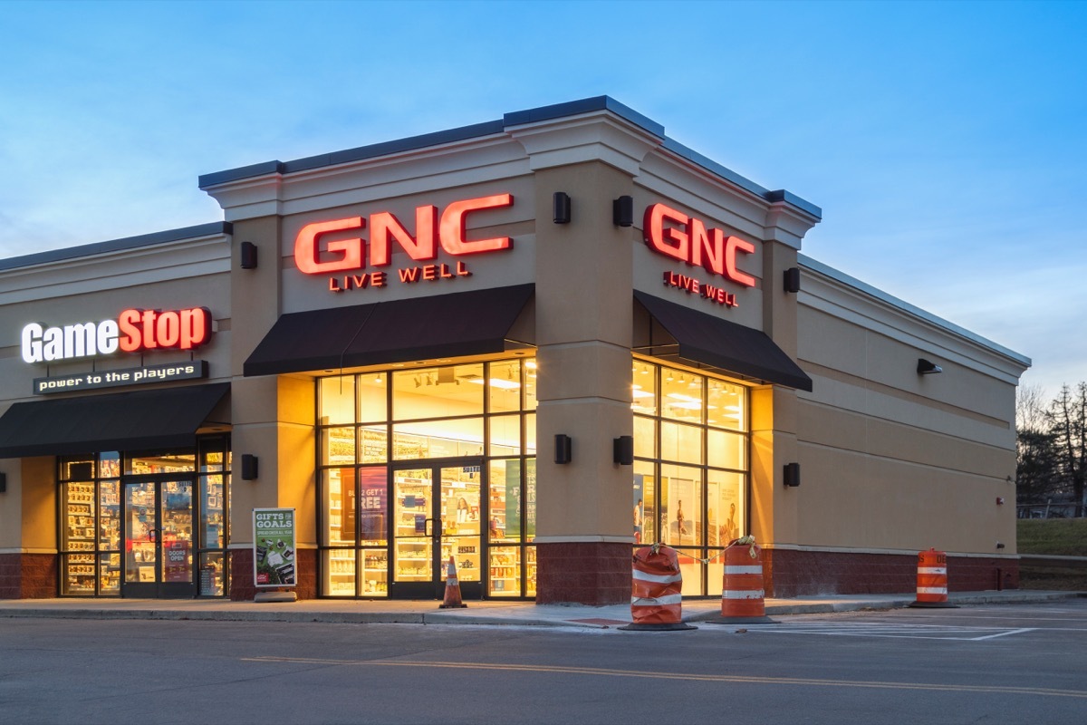 Strip Mall GNC