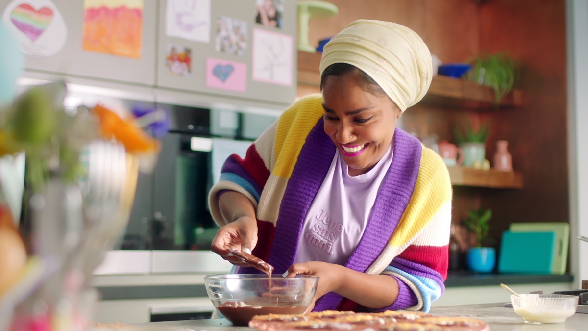 Nadiya Hussain in Nadiya Bakes