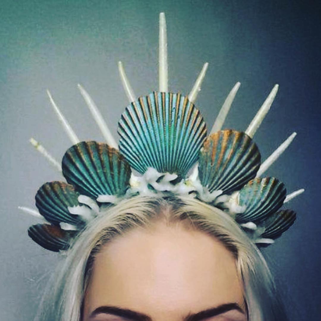 move-over-flower-crowns-mermaid-crowns-are-taking-over-01