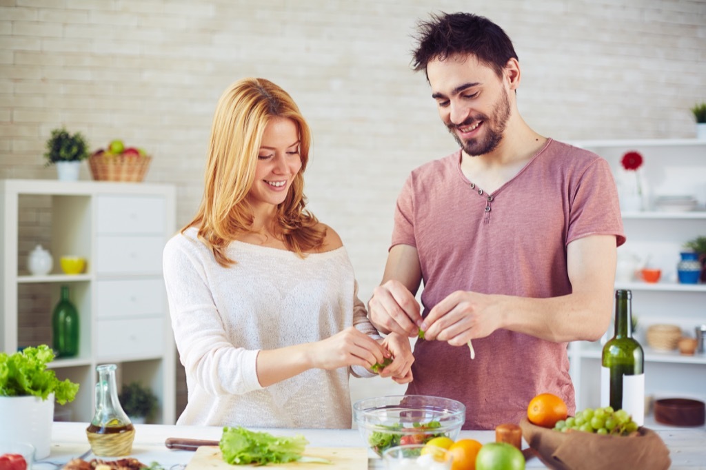 couples cooking together can help them relax