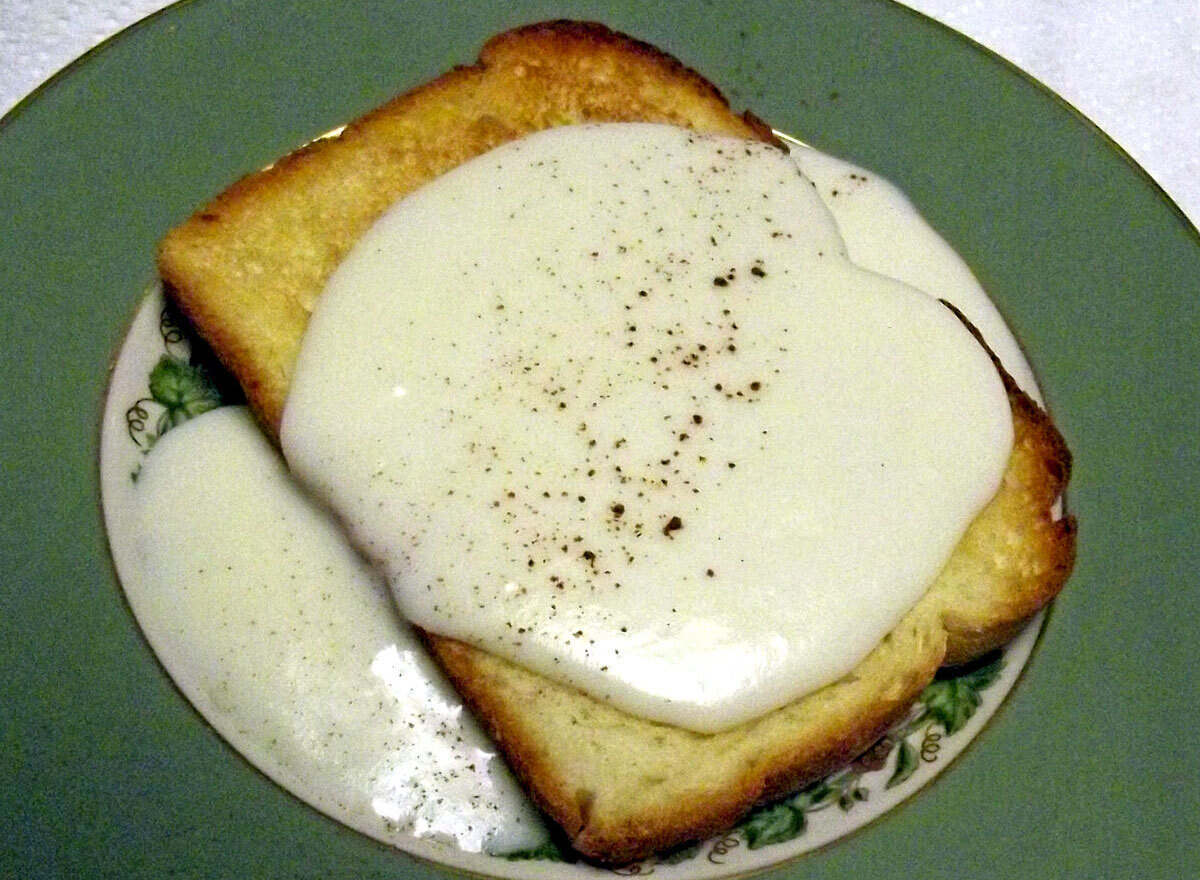 Milk toast with cinnamon