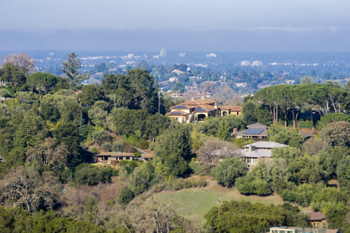 view of houses ins Los Altos hills, California