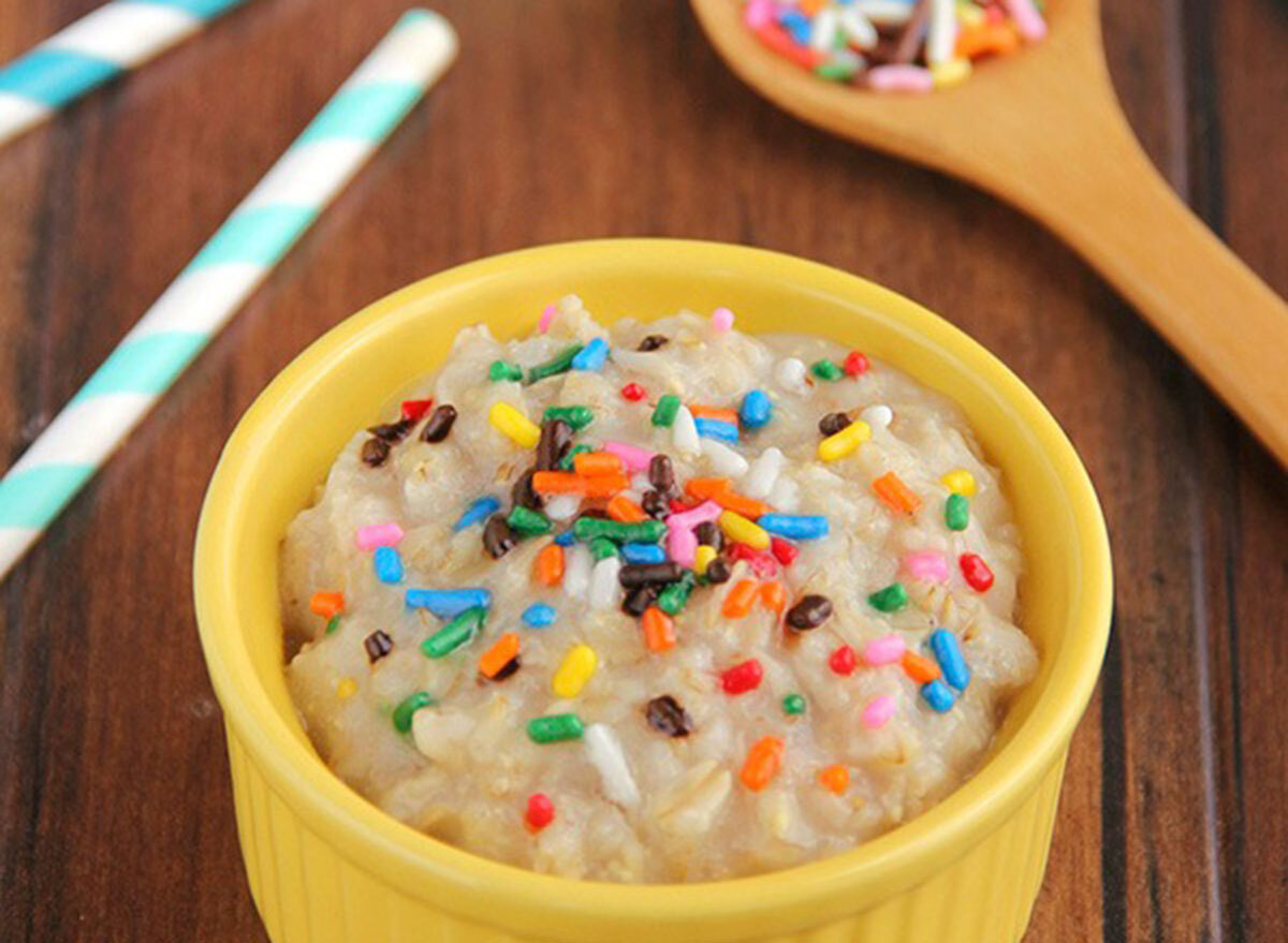 overnight oats skinny funfetti cake batter oatmeal