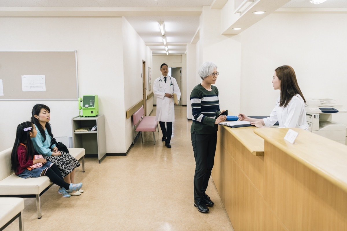 receptionist lobby in a doctor's office