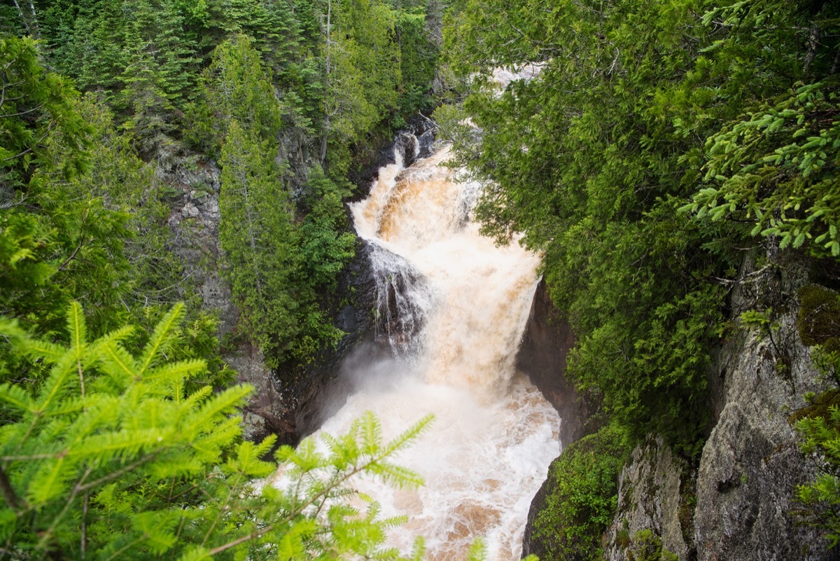 devil's kettle falls in minnesota, hard state facts