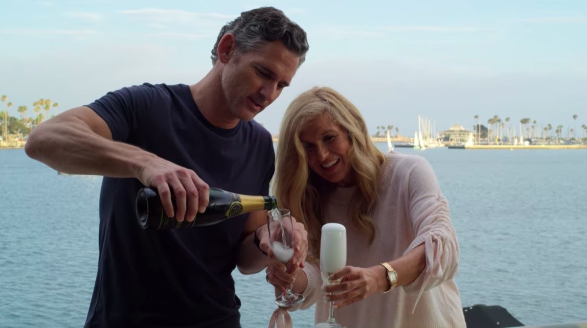 Eric Bana and Connie Britton in Dirty John