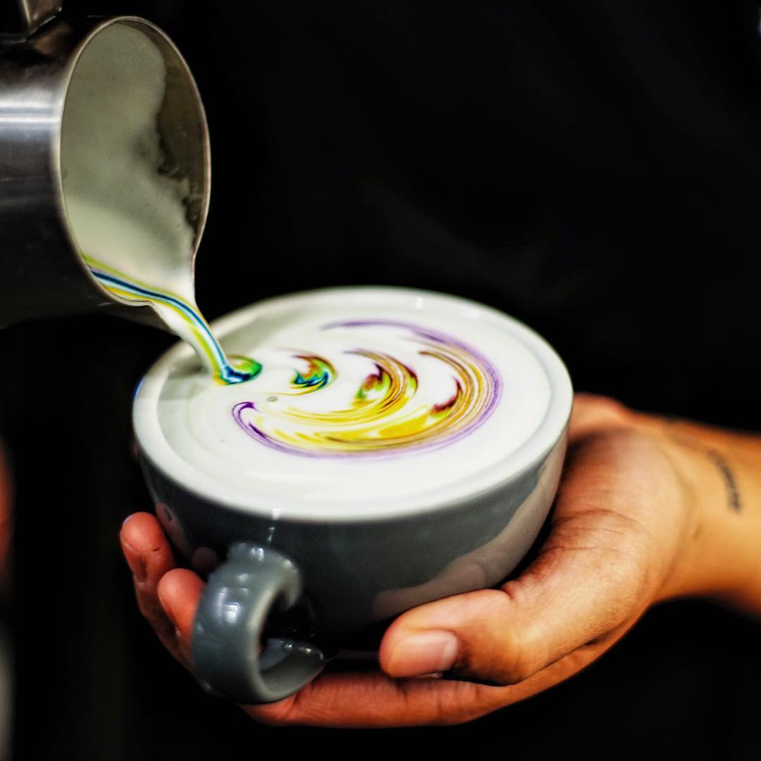 rainbow-coffee-is-the-new-hypnotizing-trend-in-barista-art-you-have-to-get-your-hands-on-03