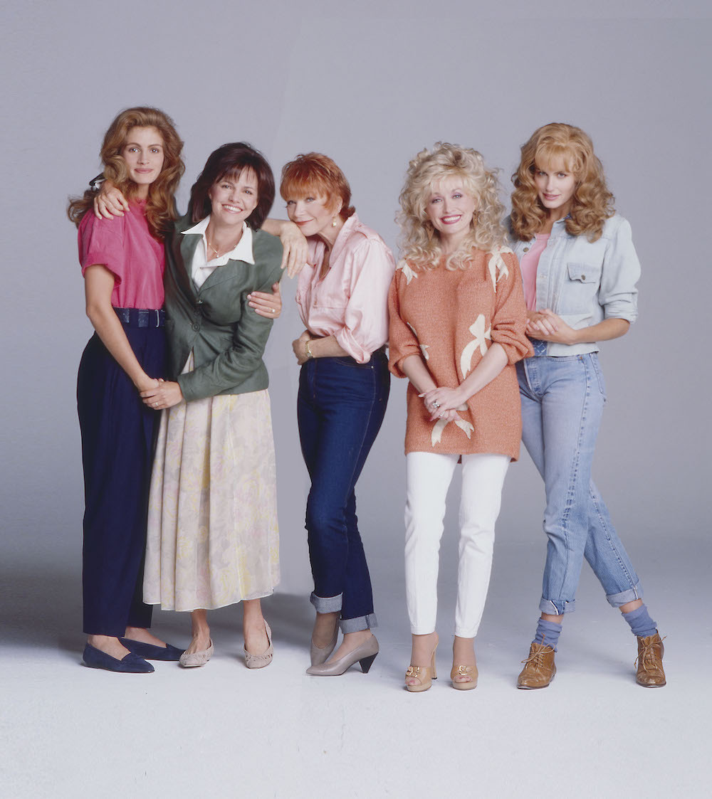 Julia Roberts, Sally Field, Shirley MacClaine, Dolly Parton, and Daryl Hannah in a promotional photo for 