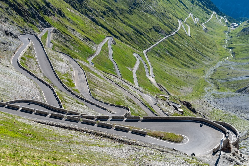 40 roads everyone should drive