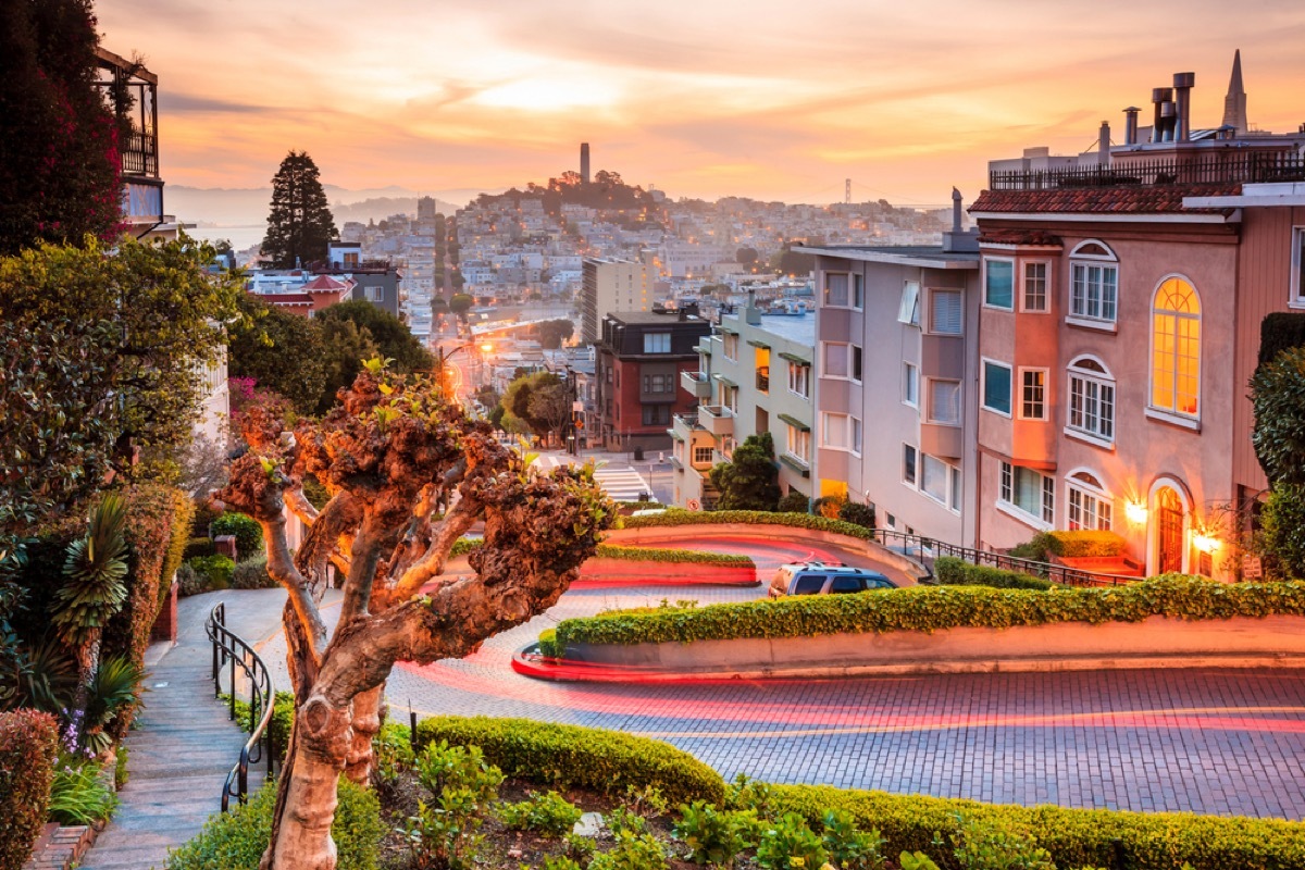 lombard street in san francisco california