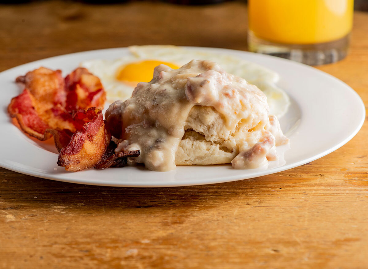 homemade biscuits gravy