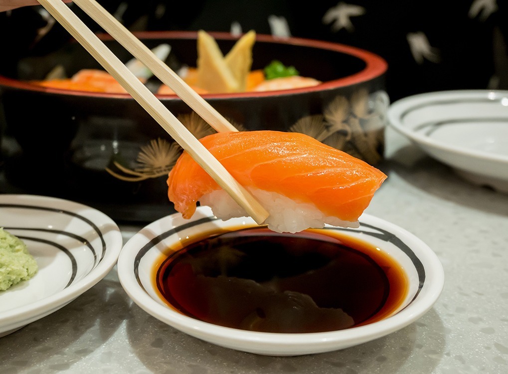 Sushi and Soy Sauce Foods Doctors Avoid While Traveling