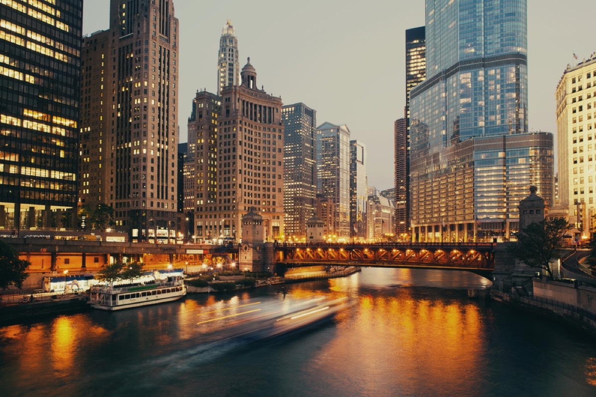 dusable bridge in chicago