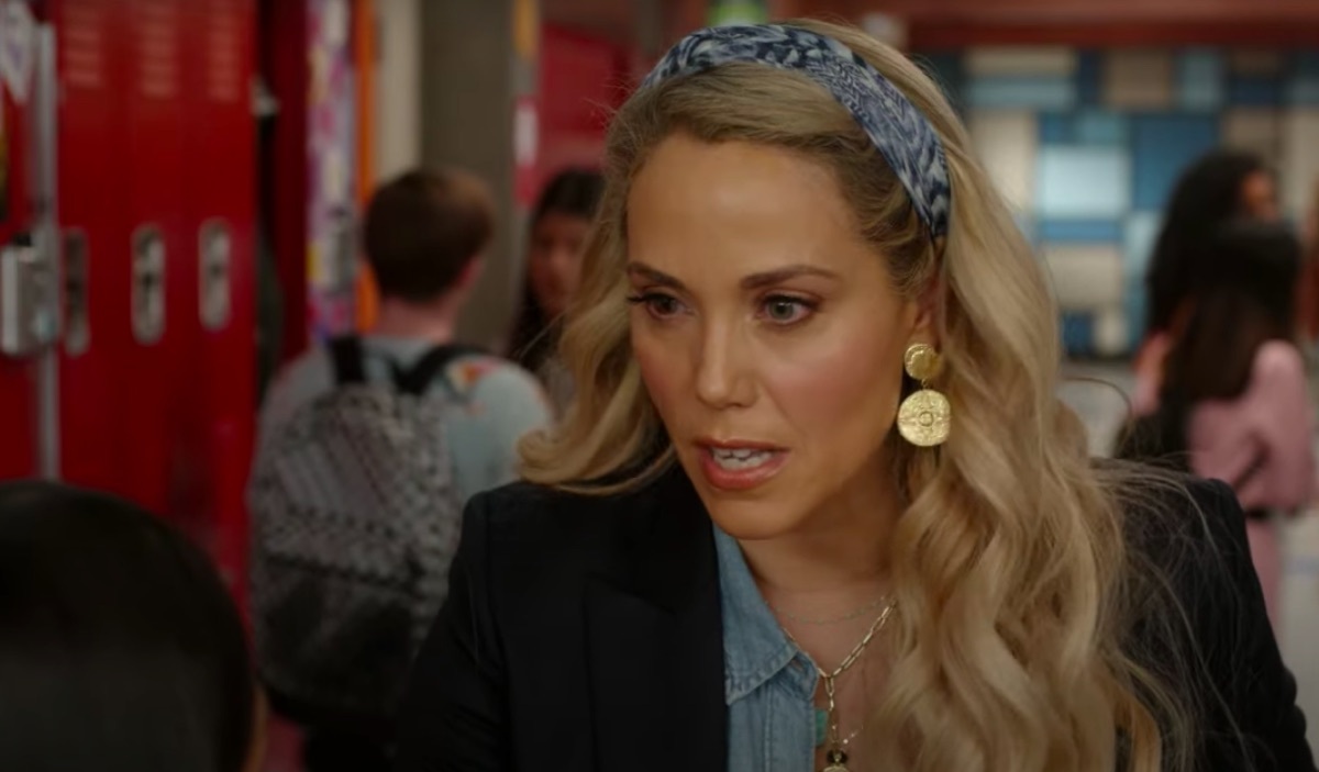 Elizabeth Berkley in Saved by the Bell