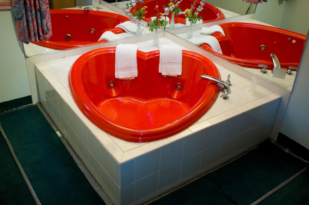 BHBXCF An orderly hotel bathroom with a heart-shaped jacuzzi, Port Ewen, NY